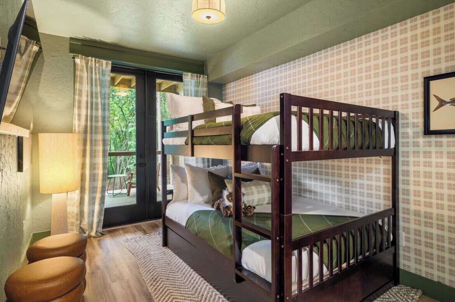 Desk, iron/ironing board, travel crib, WiFi (free)