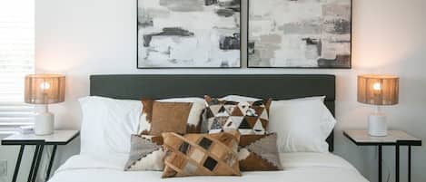 8 habitaciones, tabla de planchar con plancha, cuna de viaje y wifi