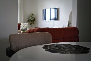Interior - Homes of Art Apartment – Munyonyo 2-Bedroom with Stunning Lake Victoria Views (Kampala)