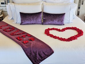 3 bedrooms, in-room safe, iron/ironing board, free WiFi