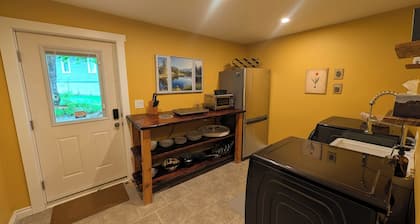 Welcome to Athabasca Abode!!
Your home away from home.