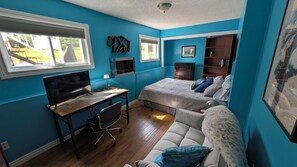 1 bedroom, desk, free WiFi, bed sheets - Welcome to Athabasca Abode!!
Your home away from home. (Athabasca)