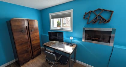 Welcome to Athabasca Abode!!
Your home away from home.