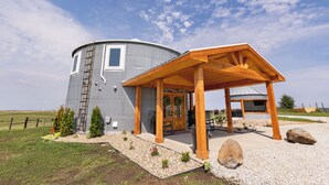 Exterior - Grain Bin and outdoor bar with countryside views, cows, & beautiful Iowa scenery (Stuart)