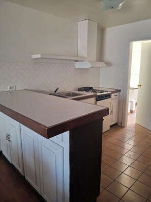 Basic Apartment, Balcony, Pool View | Private kitchen - HOTEL LAS DUNAS (Ensenada)