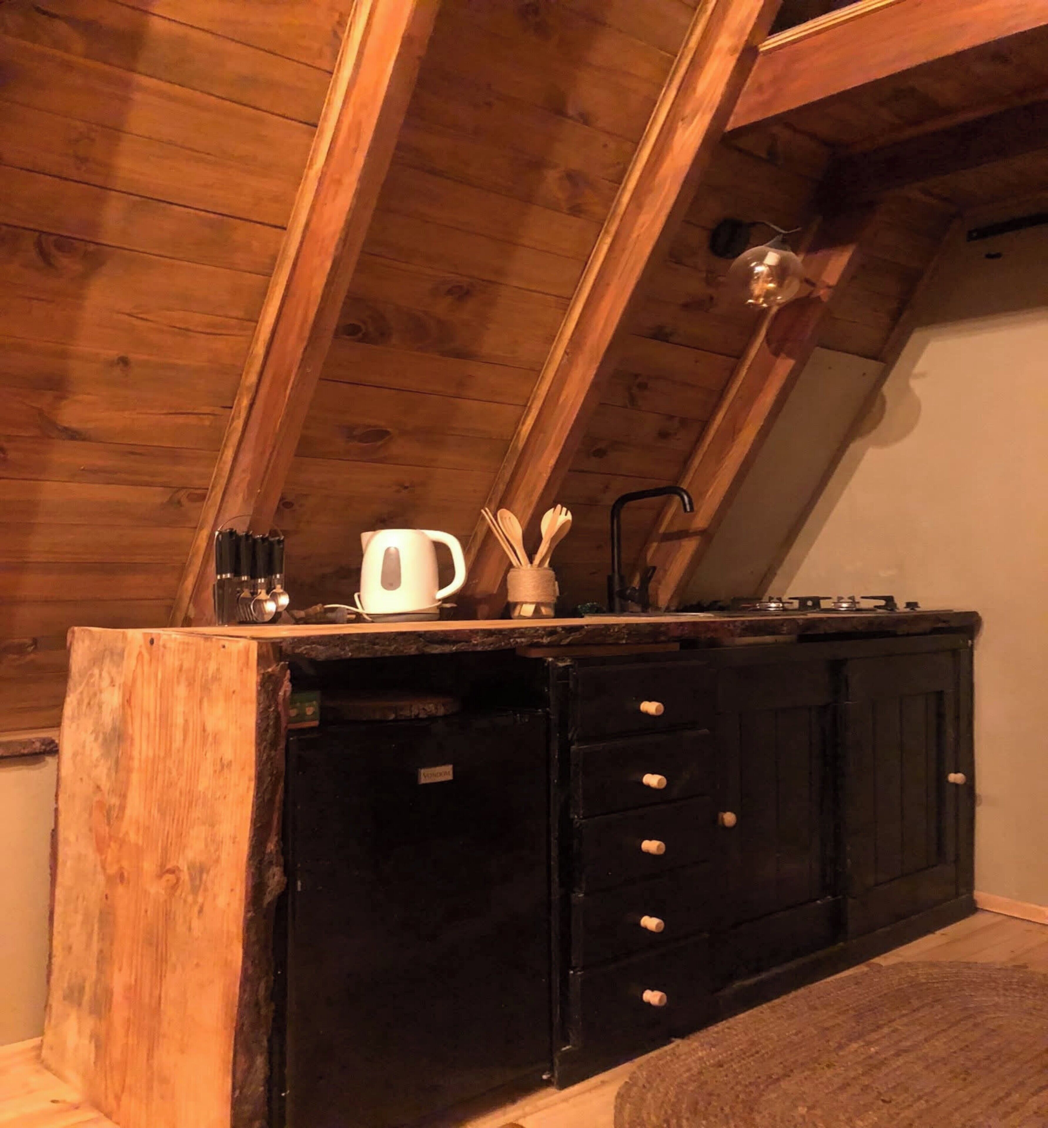 Deluxe Cabin, Patio, Garden View | Interior