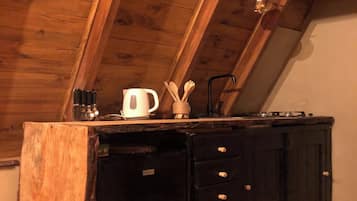 Deluxe Cabin, Patio, Garden View | Interior