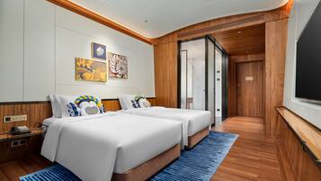 Minibar, laptop workspace, blackout curtains, soundproofing