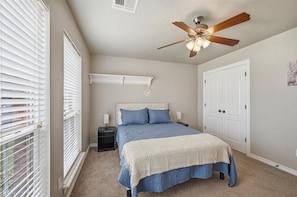 Unclassified image, 4 of 45, button - Lovely 3-bedroom house with AC in enjoyable Yukon neighborhood (Yukon)