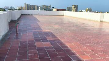 Basic Apartment | Terrace/patio