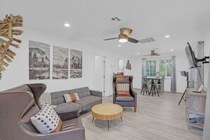 Living area - Tiny Blue at Yosemite Gateway (Groveland)