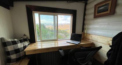 Quirky Cabin - Lake and Mountain Views