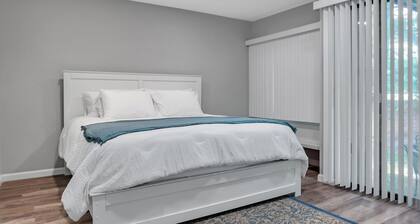 Charming Condo near Lake Monroe