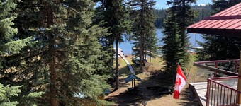 Small Waterfront Cabin on Little Lac Des Roches… pet friendly… moorage available