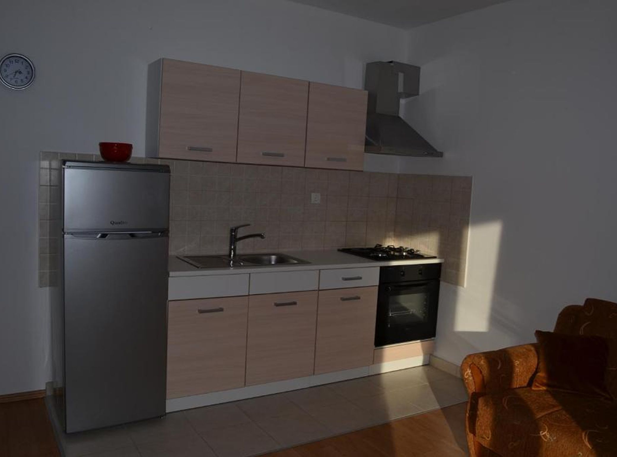 Apartment (One Bedroom Apartment with Sea View a) | Private kitchen | Fridge