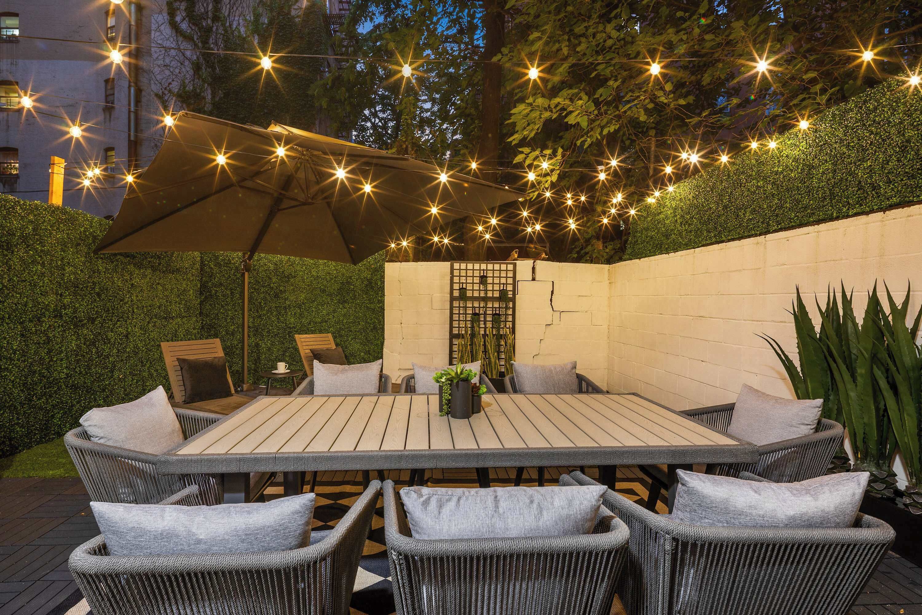 Outdoor dining
