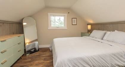 Hunkerdown Hideaway | Pet-Friendly | 4 Bedrooms | Near Clare’s Beaches