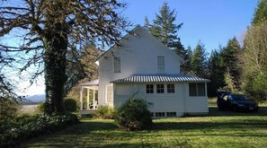 Exterior - The Horsfall House in Randle, WA (Randle)