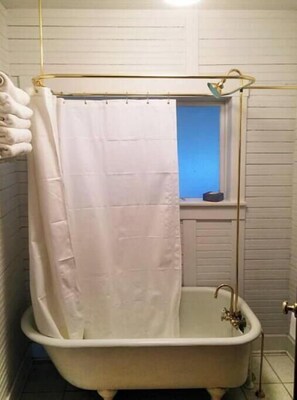 Bathroom - The Horsfall House in Randle, WA (Randle)