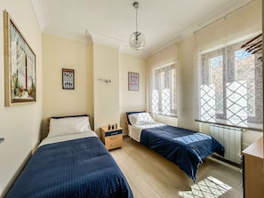 WiFi, bed sheets - Vrbo Property (Napoli)