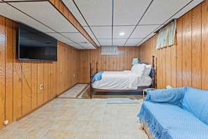 WiFi, bed sheets - Trinity Walk 4 (Steubenville)