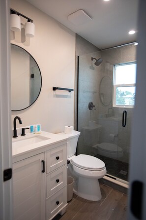 Luxury Condo, Balcony, Beach View | Bathroom - The Nile (Fort Myers Beach)