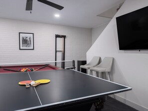 The convertible game table offers both pool and ping-pong. - Heated Pool | Putting Green | Game Room | Pets OK (Gilbert)