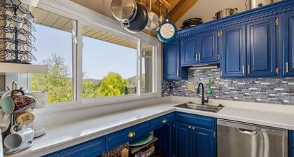 Black Hills Townhome -Community Pool-Near Downtown