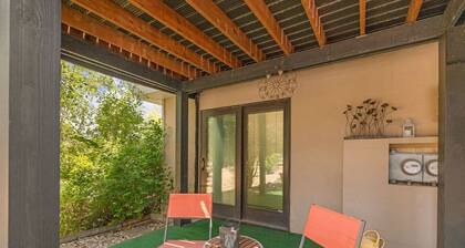 Black Hills Townhome -Community Pool-Near Downtown