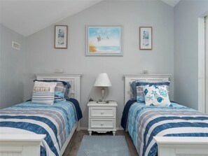 Unclassified image, 3 of 24, button - Superb 2-bedroom condo with large pool in wonderful Port Charlotte (Port Charlotte)