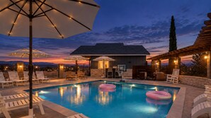 Outdoor pool, a heated pool - Casa Blanca Old Town Estate + Vineyard View + Pool (Cottonwood)