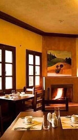 Dining - Katogi Averoff Hotel Vinery (Metsovo)