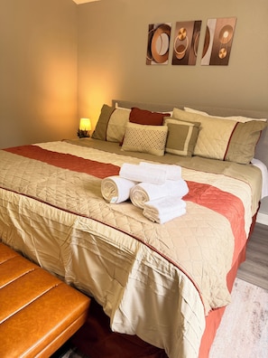 3 habitaciones, tabla de planchar con plancha, wifi y ropa de cama 