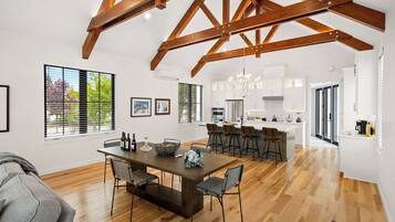 Casa (2 Bedrooms) | Interior