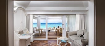 Diamonds Thudufushi Beach & Water Villas