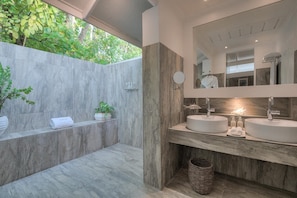 Bathroom - Diamonds Thudufushi Beach & Water Villas (Thudufushi Island)