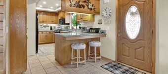 Naci Lakeview Retreat by Avantstay Lake Views + Game Room Oak Shores, Lake Nacimiento