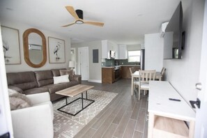 Living area - The Dex (Fort Myers Beach)