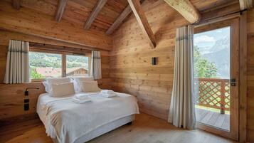 4 bedrooms, WiFi, bed sheets