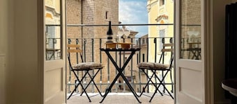 Loft Cantelmo 2 Balconies, Ducal Palace, Old Town Arch & Atina's Highest Rooftop