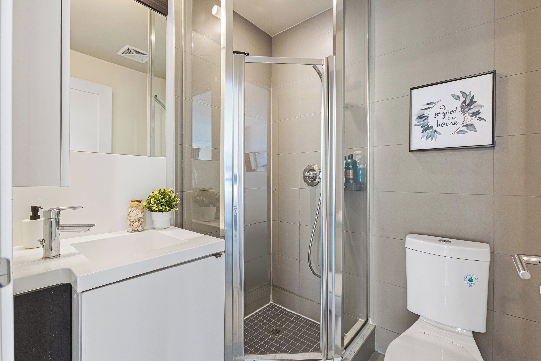 Departamento, balcón, vista a la ciudad | Baño | Secadora de cabello, toallas, jabón, shampoo 