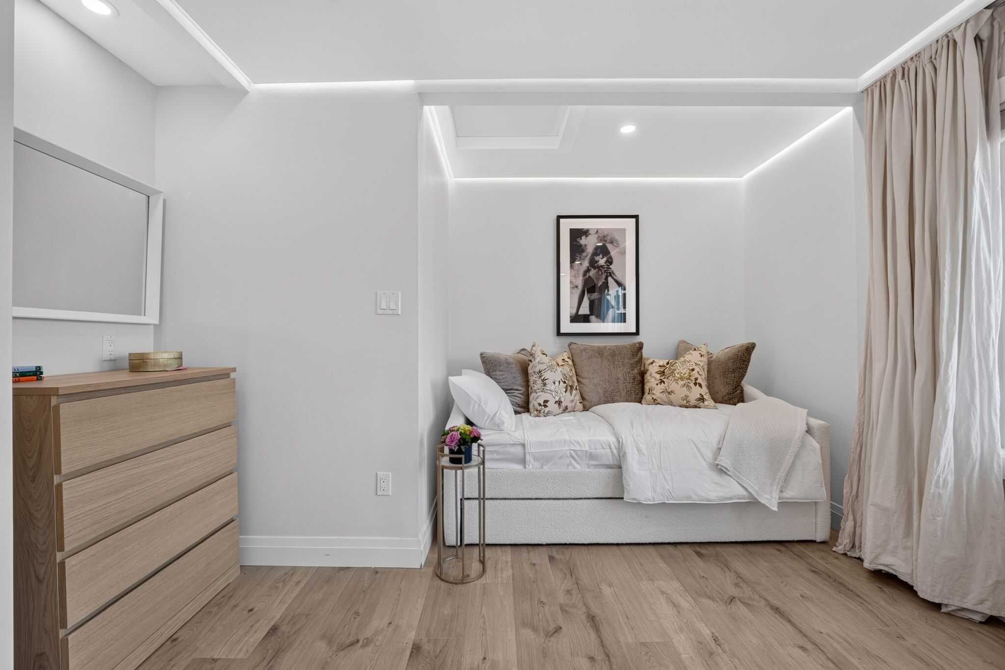 1 habitación, tabla de planchar con plancha, wifi gratis y ropa de cama 