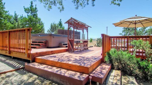 Las Palmas by Avantstay Sauna + Hot Tub + Game Room Patios + Hilltop Countryside Views