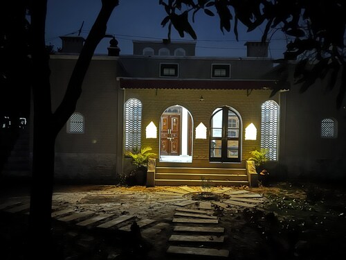 Furnished farmhouse peaceful , full green and ample parking,