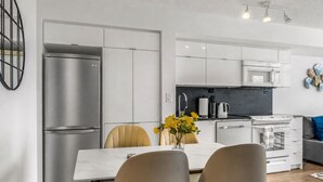Condo, balcon, vue sur la ville | Cuisine privée