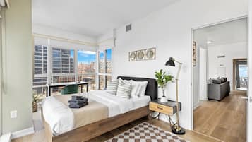 Deluxe Apartment | Desk, laptop workspace, WiFi (free)