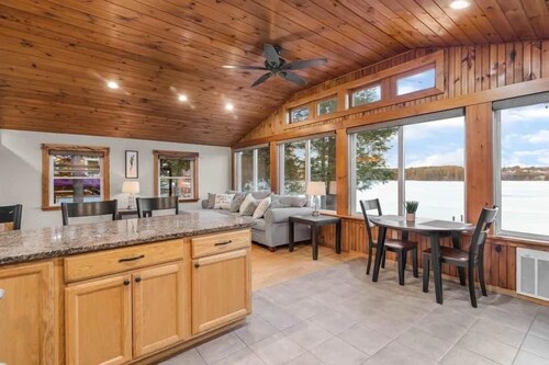 Breakaway Lake House