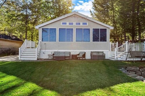 Breakaway Lake House