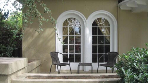 Jany House by Avantstay Historic Craftsman + Garden Patio Walk to Downtown Paso