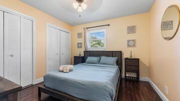 4 dormitorios, tabla de planchar con plancha, wifi y ropa de cama